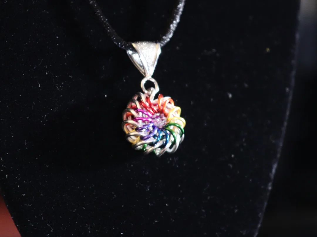 Whirlybird chainmail necklace #necklace #chainmail #chainmaille #jewelry #rainbow