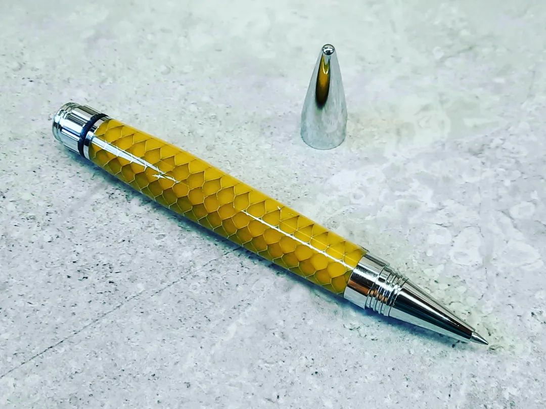 Fidget pens yellow and purple aluminum honeycomb #pen #fidget #yellow #purple #aluminum #honeycomb #imadethis #makestuff #penmaking #imadeagift #imakeeverything