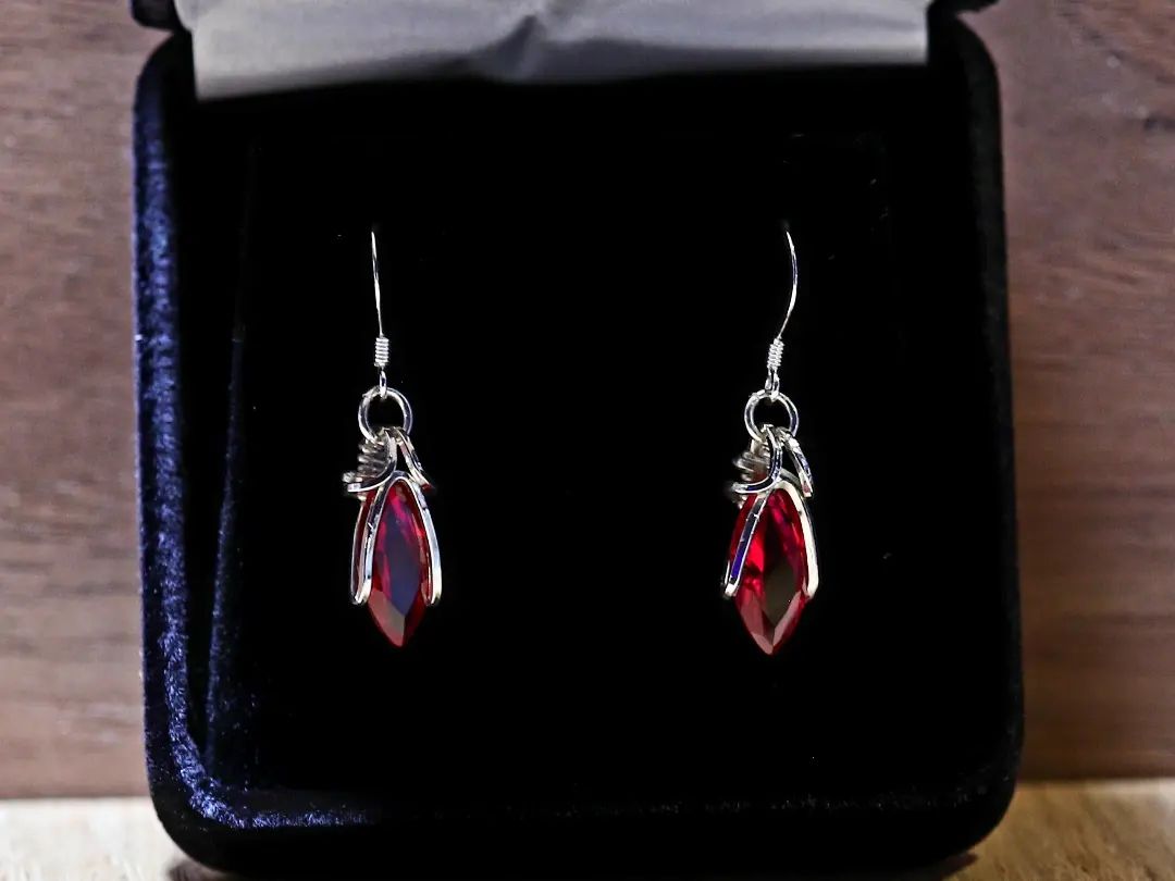 Ruby earring and necklace set... well not real ruby... #necklace #silver #sterlingsilver #earrings #jewelry #imadethis #imakeeverything #wirewrap #wirewrappedjewelry