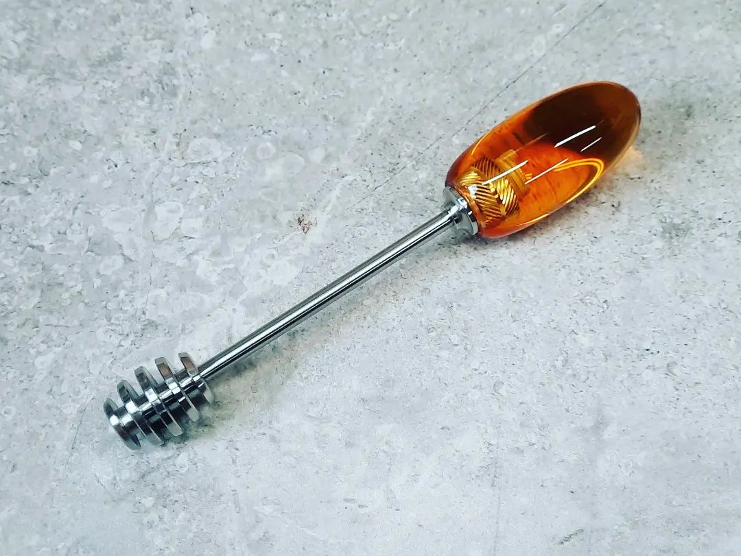 Honey Dipper, the part I made (The clear part)  was almost twice the diameter it is now.... I need a smaller mold... #honey #dipper #stainlesssteel #alumilite #resin #makestuff #imadethis #gift #giftmaking