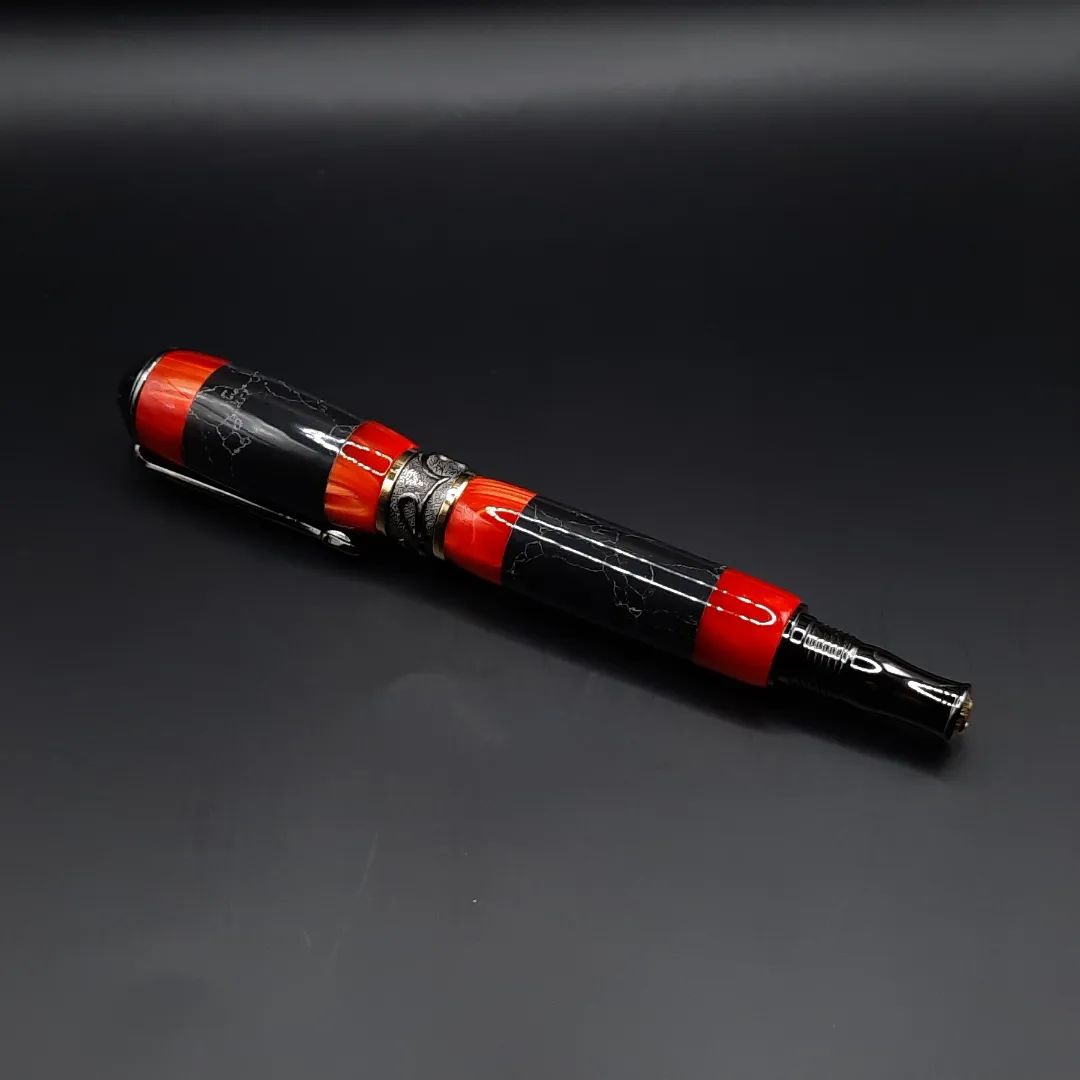 Fountain pen friday..... #fountain #fountainpen #pen #penmaking #red #black #redandblack