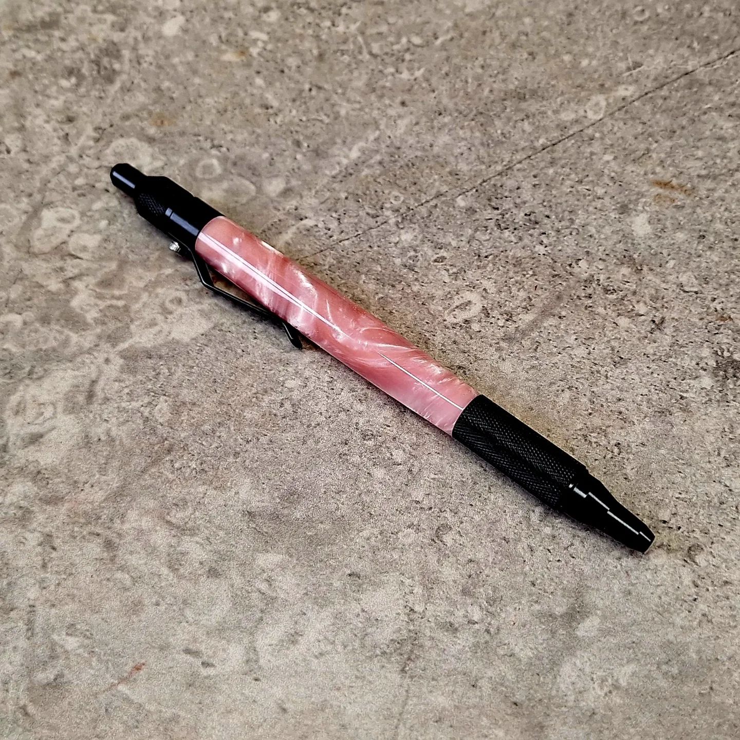 Black EDC pen with pink (pink lady pen blank) #pen #penmaking #black #aluminum