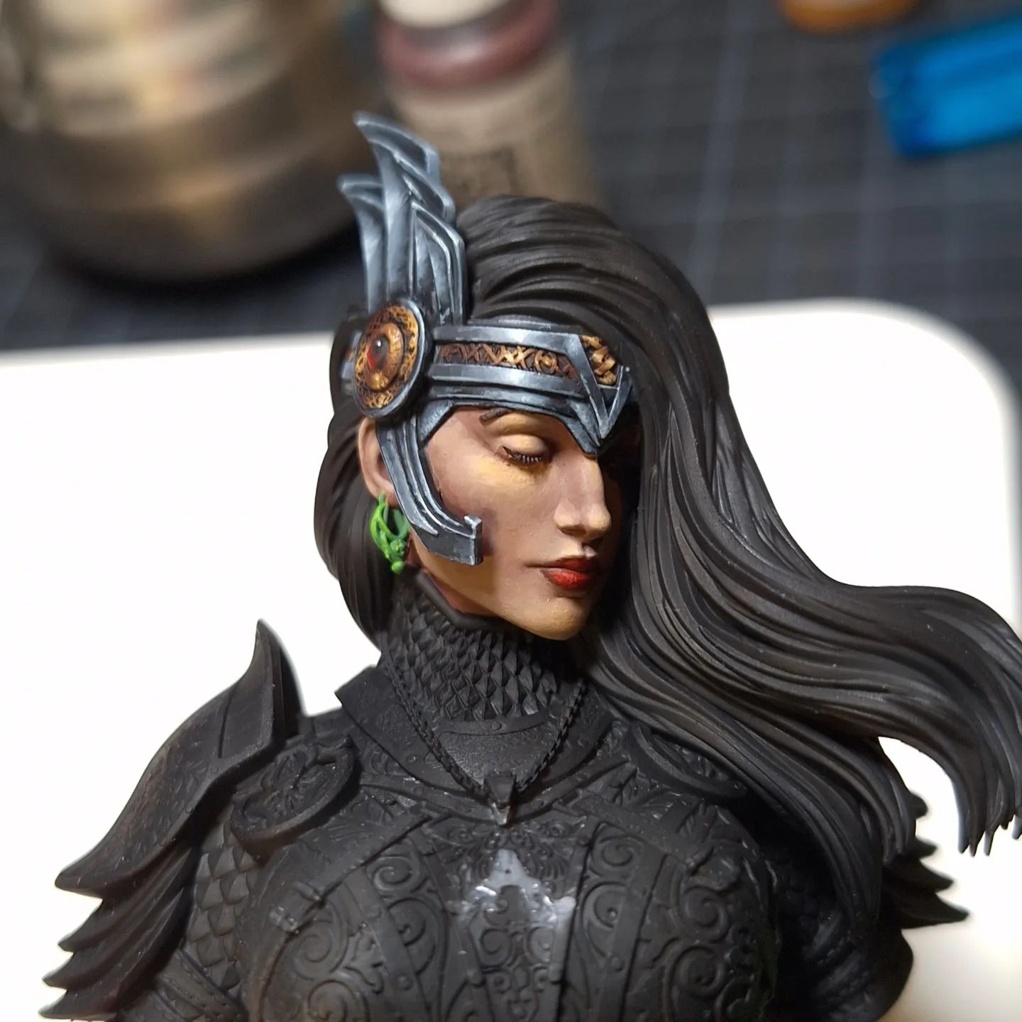 Work in progress. Female warrior bust, it fell and broke her necklace, so I can either make one or just stop working on it (it broke before I started on it but I wanted some practice. #dnd #warrior #female #knight #miniature #bust #dungeonsanddragons