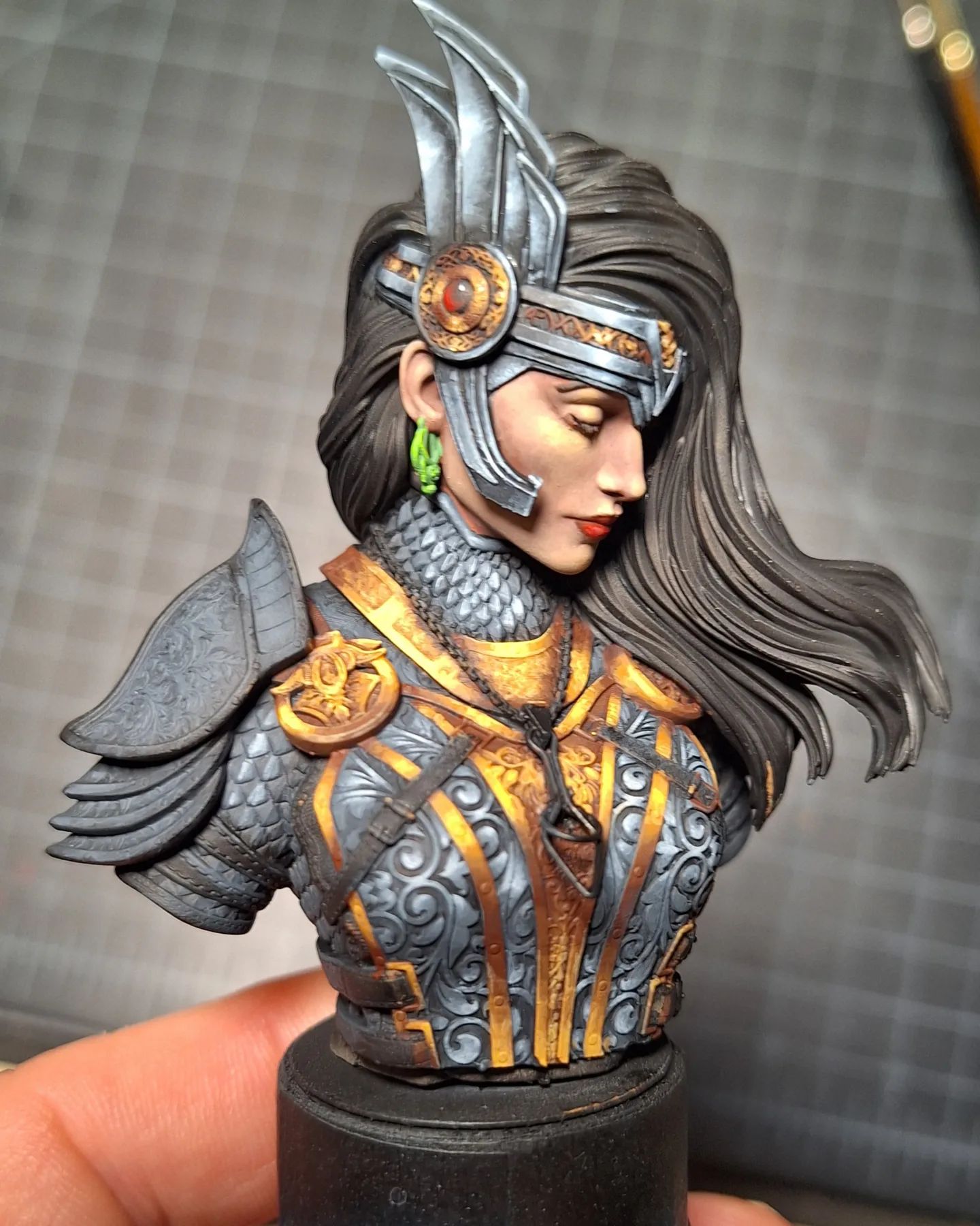 Work in progress #2 made a pendant out of brass wire #wip #miniatures #mini #miniature #bust #nonmetallicmetal #dnd #dndminiatures #knight #female #femaleknight #fighter #paladin