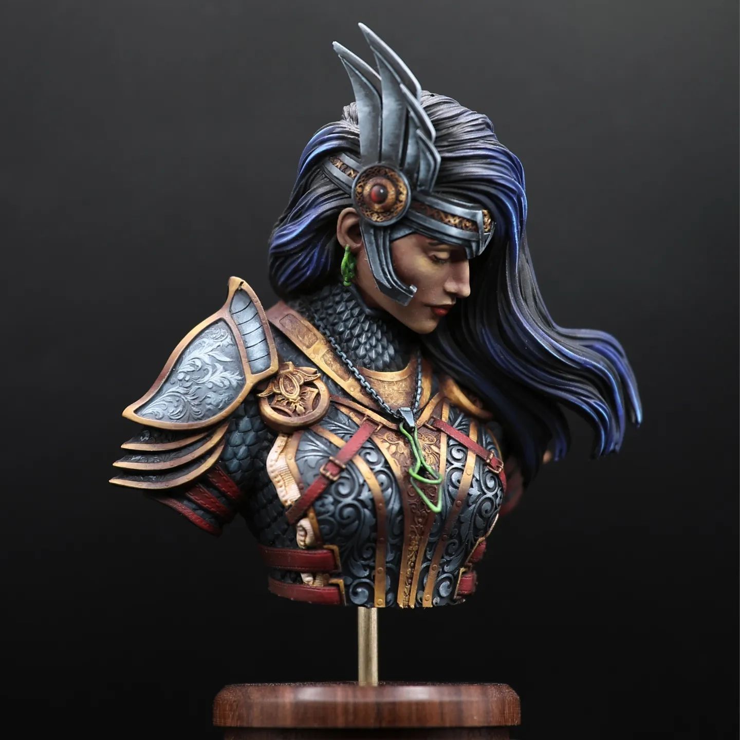 I finally finished It!  Revna bust, theres an actual miniature of this zi might get someday. Made a plinth this morning for it ill post another time. #revna #bust #Nerikson #Valkyrie #angel #warrior #dnd #fantasy #rpg #female #miniature #miniaturepainting #miniatures #nmm #gold #steel #nonmetallicmetal #armor #armour @nerikson91